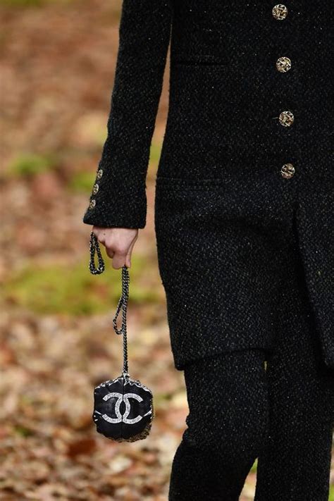 chanel fall winter 2018 space bags